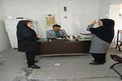 بازدید میدانی رئیس مرکز بهداشت شهرستان صیدون از آبیاری زمین‌های کشاورزی با آب‌های نامتعارف و پایش خانه‌های بهداشت
